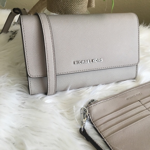 Last one✨Michael Kors 3 in 1 Crossbody Bag clutch - Picture 3 of 8